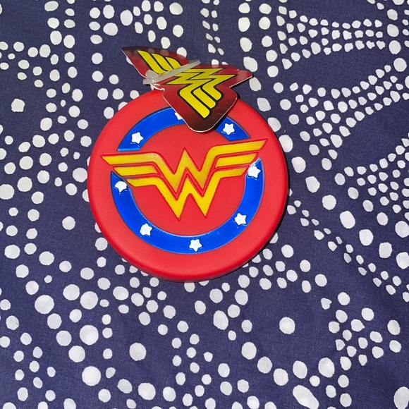 DC Comics for Pets Wonder Woman Star Logo Vinyl Dog Toy - Picture 2 of 5